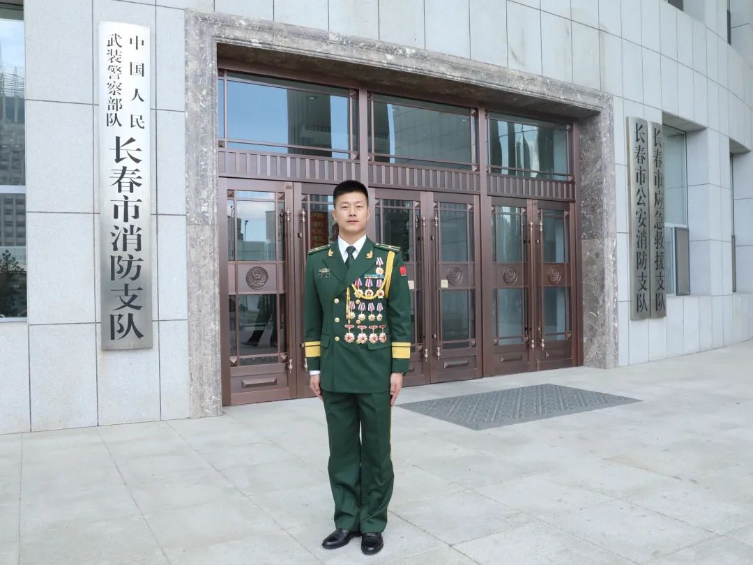 （最美軍人專題）中國退役軍人丨劉亮：從“橄欖綠”到“火焰藍”，依然是向險衝鋒的戰士