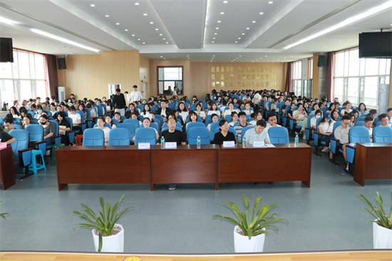 延吉600余名新任教師參加鋼筆字書寫考核 夯實教學基本功_fororder_吉林教師考核