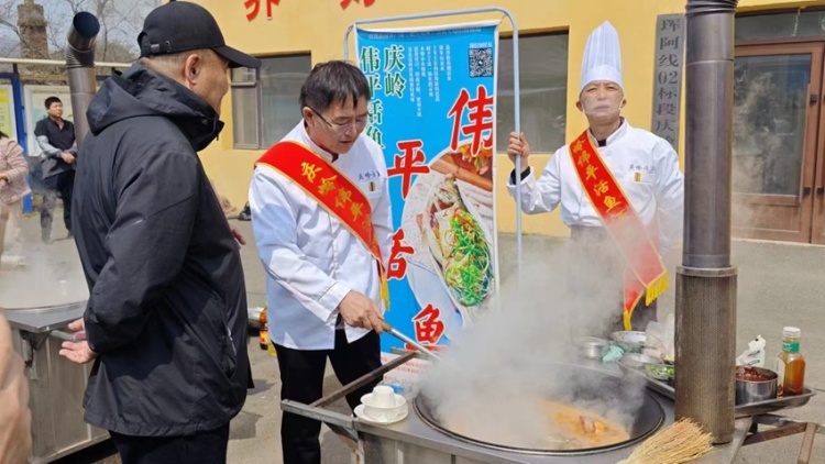 蛟河春日盛景引八方遊客