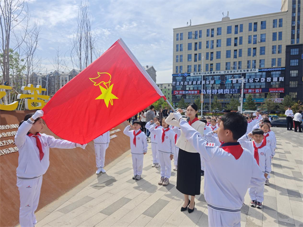 共青團延邊州委聯合共青團延吉市委開展2025年度集中入隊入團儀式_fororder_圖片6