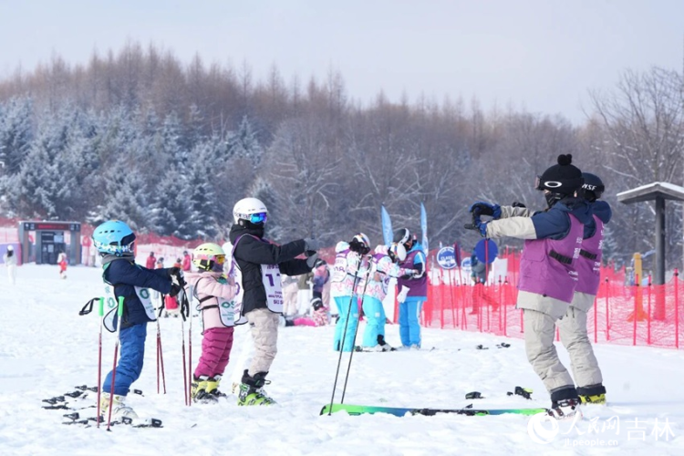 從“黃金周”到“黃金季”:雪假背後的冰雪強省遠見