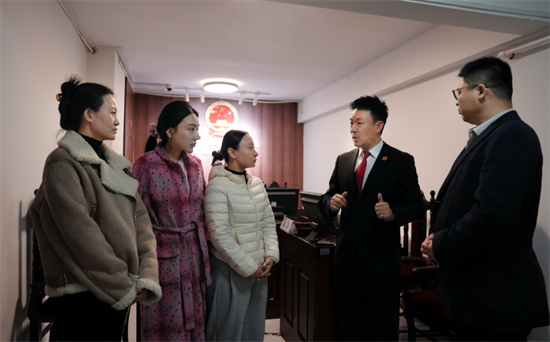 長春市朝陽區人民法院新業態案件巡迴審判——融入商圈的“法治風景線”_fororder_吉林朝陽法院1