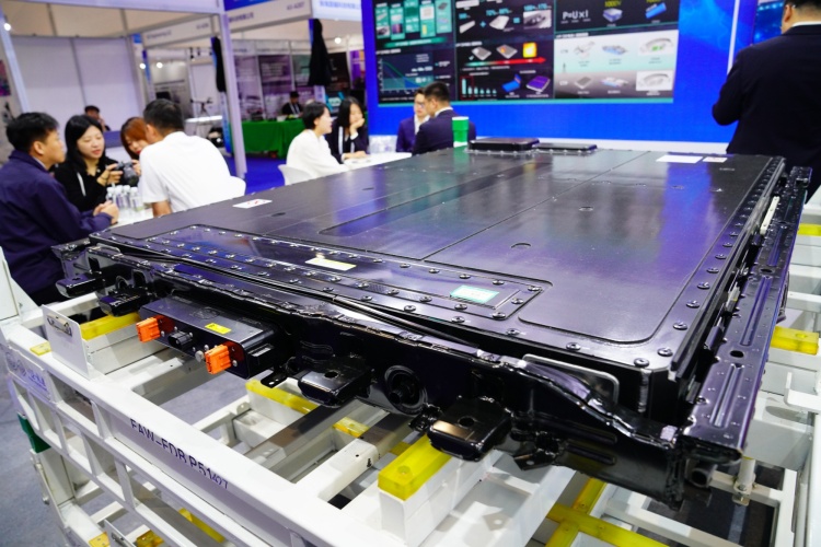 聚光“汽”勢 智啟新程——2025長春光博會汽車電子産業高品質發展大會召開