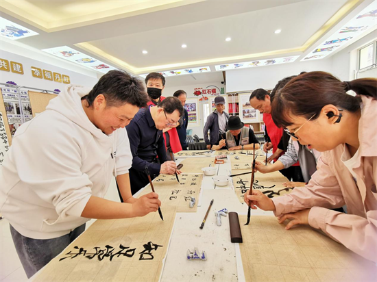 “綠美延吉 文藝為民”美術書法攝影展以藝術之筆勾勒延吉發展脈絡_fororder_圖片2