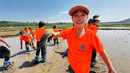延吉小學生稻田裏的實踐課
