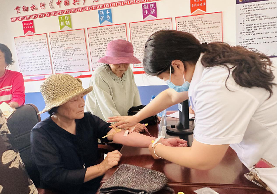 延吉市政協組織開展義診活動 送醫送藥進鄉村_fororder_圖片2