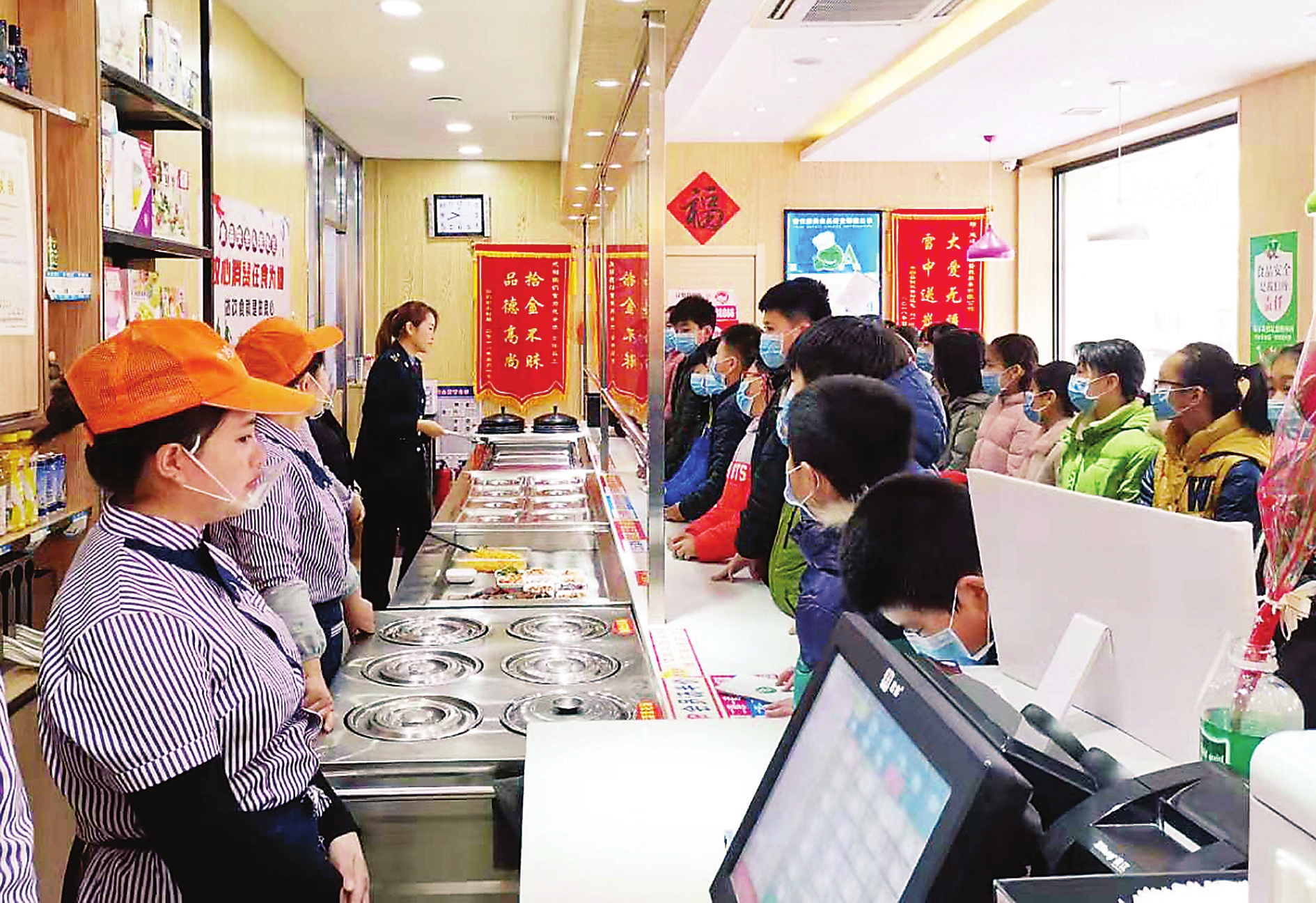 圖們市市場監督管理局組織小學生走進餐飲服務公司