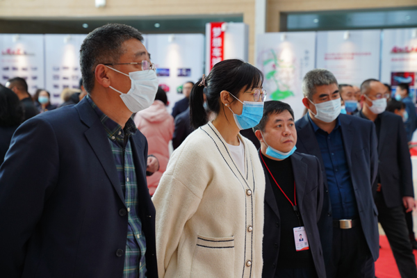【吉林122802】【汽開區專題】“守正初心 風景獨好” 長春國際汽車城文化展啟幕（組圖）