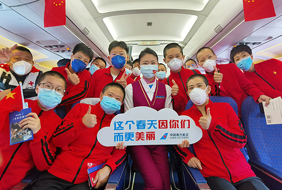 09【急稿】【吉林原創】吉林省高禮遇迎接援鄂醫療隊第二批白衣天使凱旋