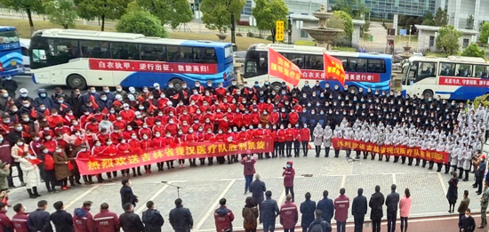 01【吉林 原創】春暖吉人歸 “包機+紅旗車隊”迎接返吉援鄂英雄凱旋