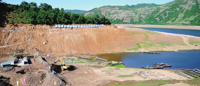 開道崇山峻嶺間——三道溝至錯草公路渾江段建設