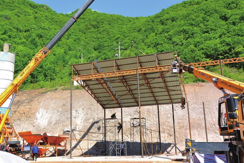 開道崇山峻嶺間——三道溝至錯草公路渾江段建設
