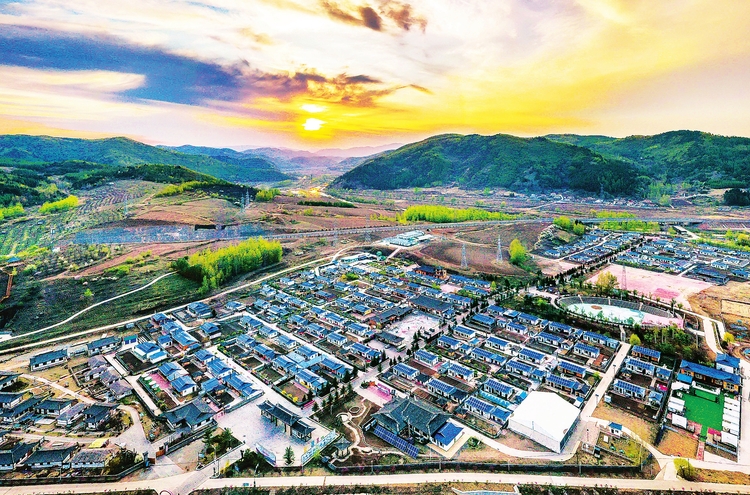 延邊州和龍市“金達萊”民俗村成為網紅打卡地