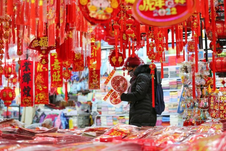 挂燈籠迎新春 延吉街頭年味濃_fororder_39233692bfb72cc9046cb0d5e495964