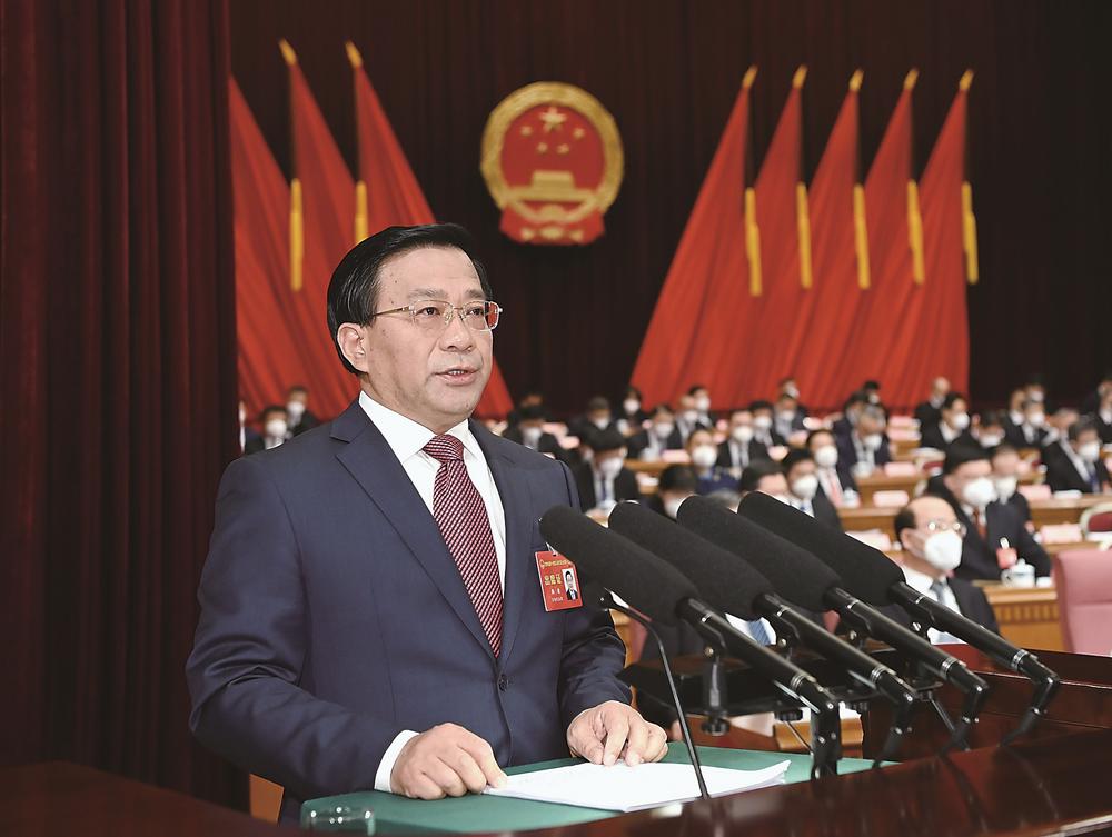 圖片默認標題_fororder_省長韓俊作政府工作報告。本報記者 宋鍇 攝