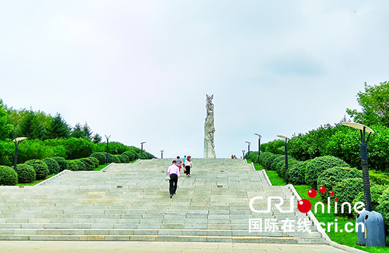 04【吉林】【原創】【圖説吉林】【CRI看吉林（標題）】【文化非遺（圖）】【關東黑土（長春）】【移動版（圖）】紀念改革開放40週年系列報道之五：全國雕塑藝術作品最多的公園——長春世界雕塑公園