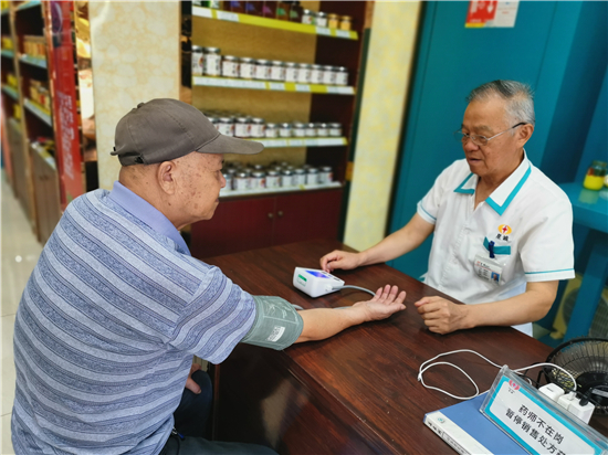 （B 健康列表 三吳大地蘇州 移動版）蘇州相城“赤腳醫生”眼中的醫“路”變遷