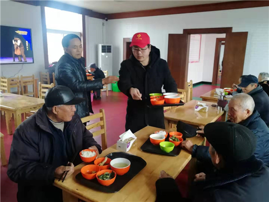 （供稿 公益列表 三吳大地泰州 移動版）泰州興化市戴南鎮趙家村愛心食堂開張