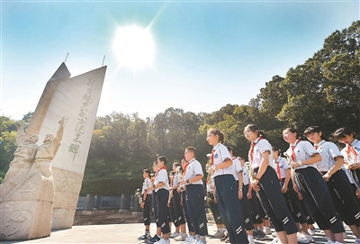 南京舉行憑吊抗日航空烈士紀念活動