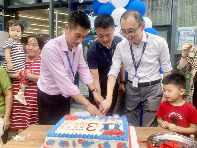 （B 財經圖文 三吳大地南京 移動版）南京羅森迎三週年店慶 讓城市生活更美好