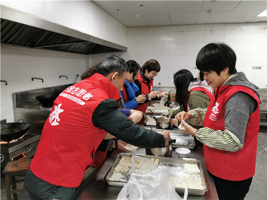 （供稿 公益列表 三吳大地蘇州 移動版） “暖物潤心愛傳萬家 華潤萬家暖冬行動”在蘇州開展（列表頁標題） “華潤萬家暖冬行動”在蘇州開展