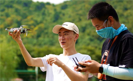 （有修改）（B 焦點圖輪播 Chinanews帶圖列表 移動版）浙江傳媒學院學子爭做“綠水青山就是金山銀山”理念傳承人