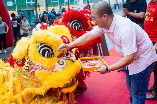 （b 財經列表 三吳大地泰州 移動版）愛心商家：太州金店珠寶城“週六福”旗艦店開業