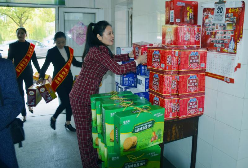 （B 健康列表 三吳大地泰州 移動版）泰州愛心企業重陽節前夕慰問敬老院老人