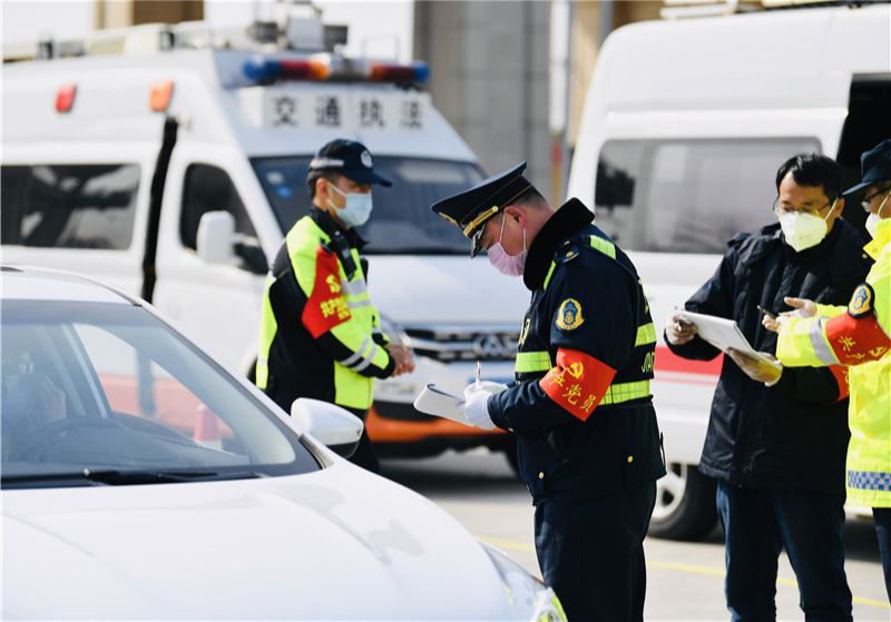 （宿遷市交通運輸綜合行政執法支隊供稿 交通運輸列表 三吳大地宿遷 移動版）宿遷市交通執法隊員24小時堅守防控一線