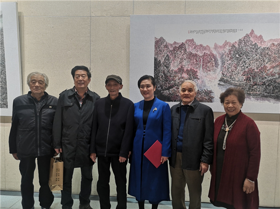 “南山雲起”吳駿聖畫展在泰州美術館開展