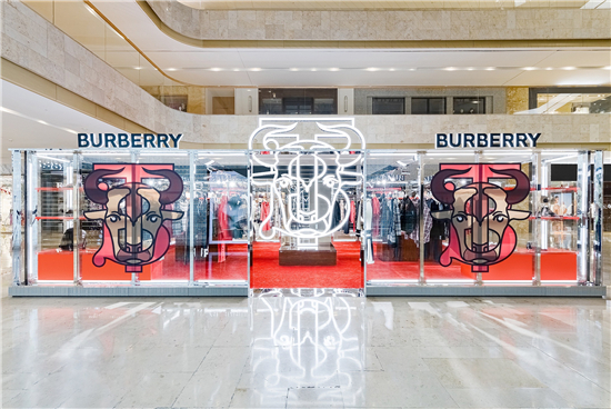 （B 文娛 三吳大地南京）Burberry2021新禧賀歲系列限時精品店登陸南京德基廣場