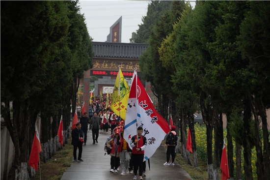 南通如皋市江安中學：追尋紅軍足跡 磨煉意志品質_fororder_14