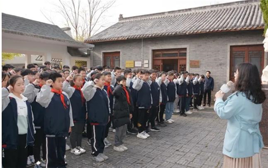 泰州海陵組織師生開展“學黨史緬懷先烈 厚植愛國情懷”活動_fororder_圖片11