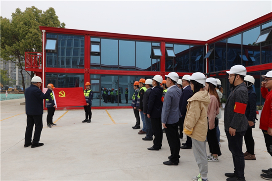 在工地學黨史 南京鍾山集團黨委開展主題黨日活動_fororder_圖片11