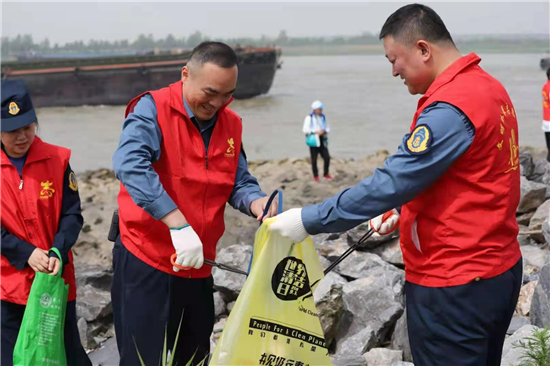 南通市交通運輸執法支隊如皋大隊愛江護河側記_fororder_18