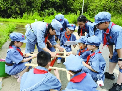 傳承紅色基因 南京小學生挑戰“2.5公里小長征”