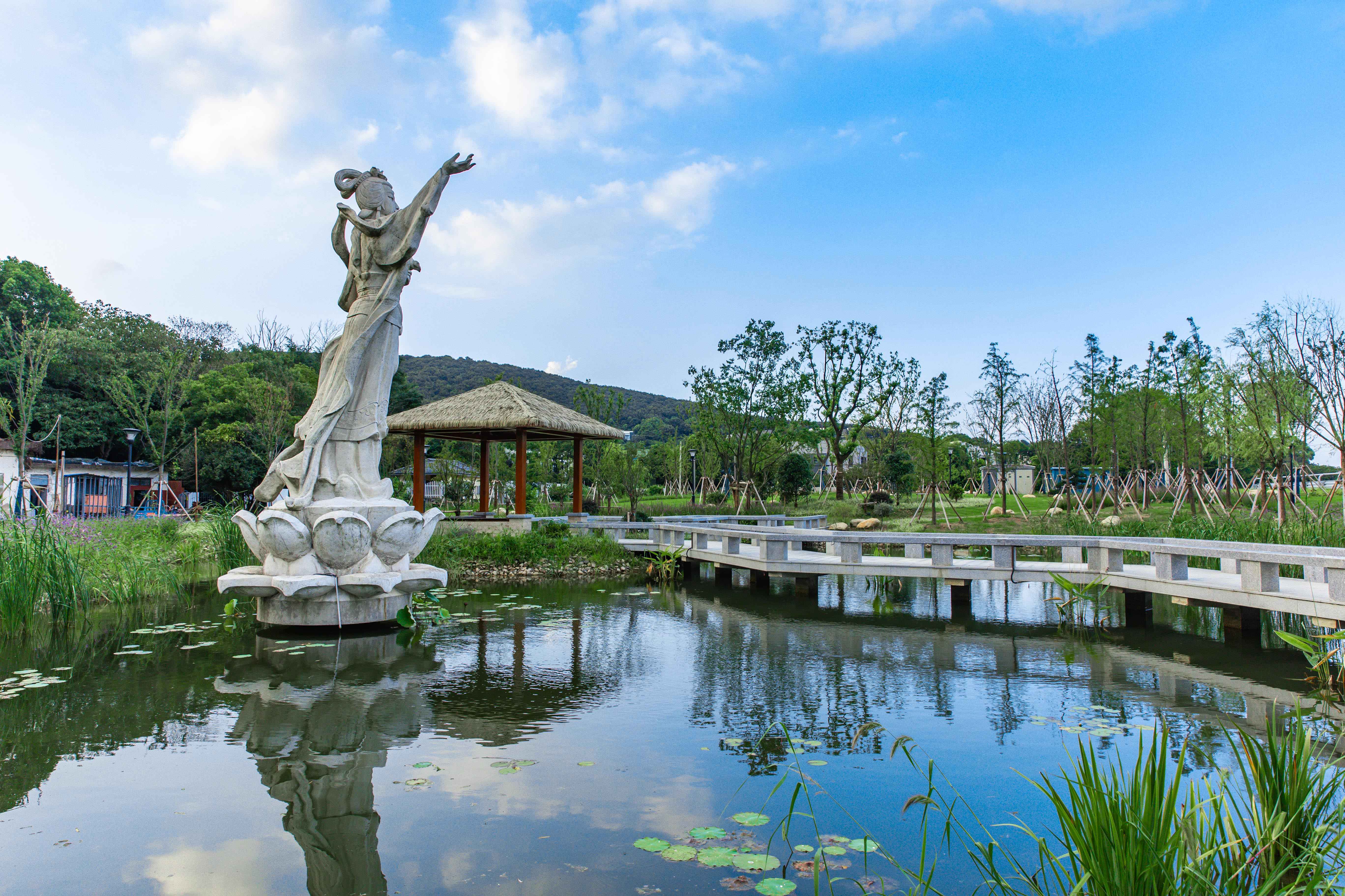 無錫馬山：湖光山色四面景 群山如黛綠如藍