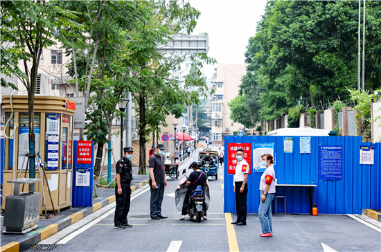 扛起國企擔當 南京建鄴欣城物業公司助力無“疫”小區建設_fororder_圖片6