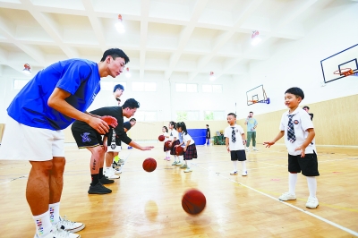 “雙減”政策實施 孩子快樂學球