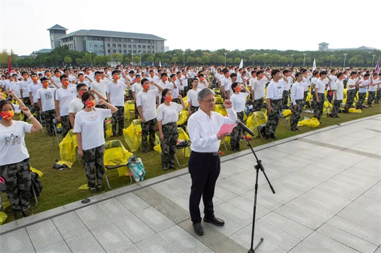 別樣思政課彰顯使命擔當 東南大學2021年開學典禮舉行_fororder_圖片10