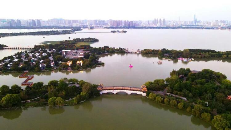 徐州市泉山區：秋染雲龍湖 景色美如畫