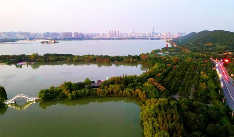 徐州市泉山區：秋染雲龍湖 景色美如畫