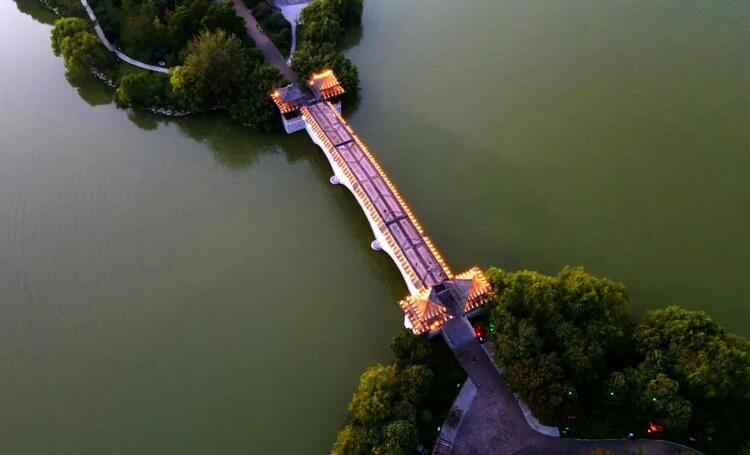 徐州市泉山區：秋染雲龍湖 景色美如畫