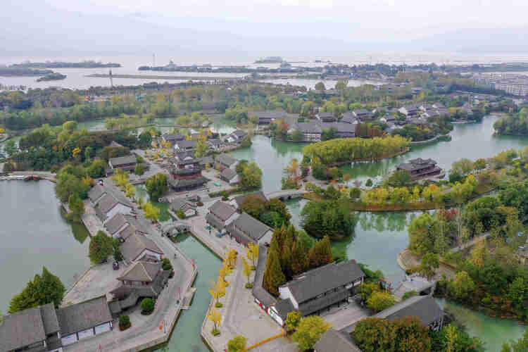 淮安洪澤水釜城景區：層林盡染 秋韻醉人