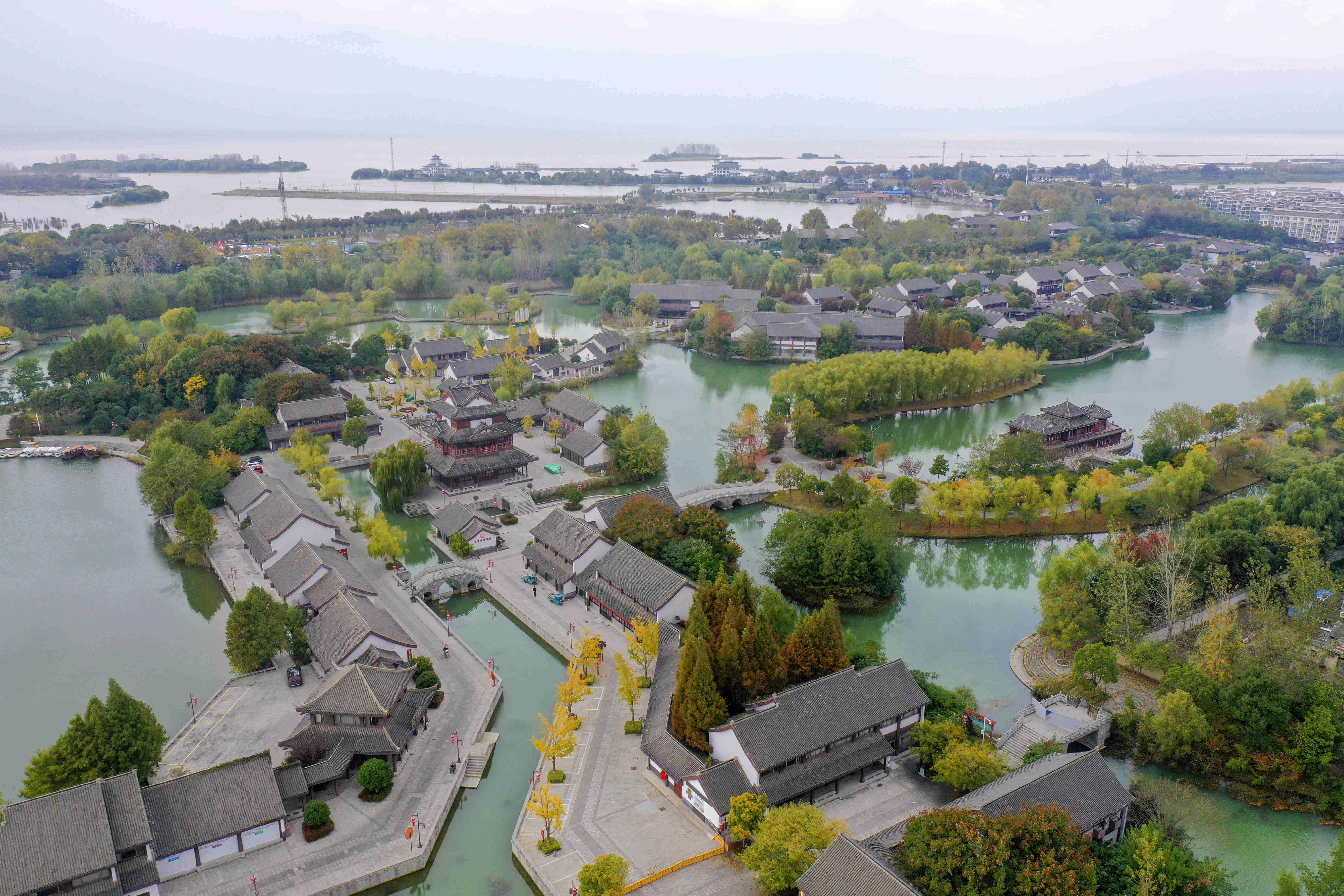 淮安洪澤水釜城景區：層林盡染 秋韻醉人