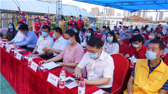 （B 公益列表 三吳大地南京 移動版）中建三局一公司為口罩天使舉行慶“六一”公益活動