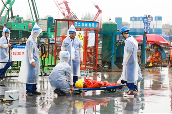 （有修改）（B 社會廣角列表 三吳大地南京 移動版）南京建寧西路過江通道工程進行應急救援演練