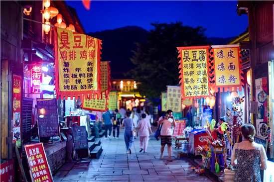 （B 旅遊圖文 CHINANEWS帶圖列表 移動版）句容寶華山千華古村景區7大主題活動拉開序幕