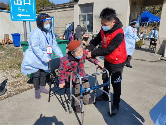 蘇州市吳中區木瀆鎮香溪社區當好戰“疫”主心骨、群眾貼心人_fororder_2