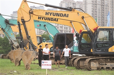 （帶圖）南京江心洲每公里設置一個防汛棚